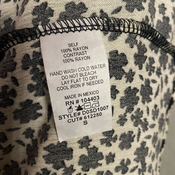 Blue Pepper Bishop Sleeve Floral Black & White Mini Flowy Dress - Picture 8 of 8